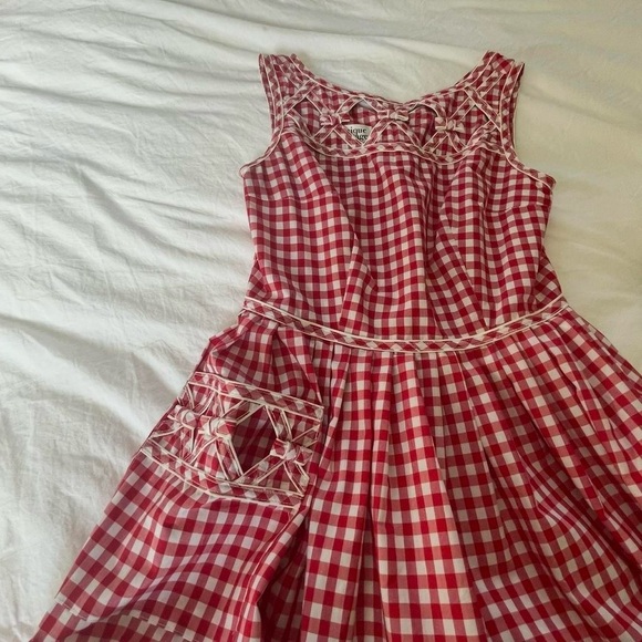 ♥️ UNIQUE VINTAGE • gingham swing dress w adorable cut out and bow details - Picture 8 of 8
